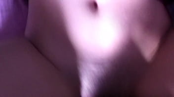 Arregaçando Buceta De Novinha