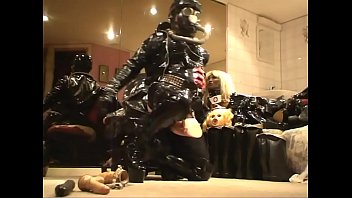 Roxina2010bondageandlatex240510xxl