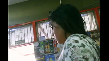 Mira Que Culo Tiene La Nena Del Barrio