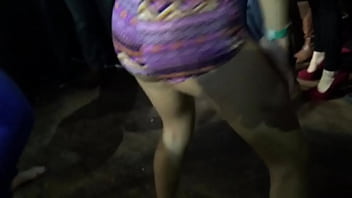 Teen Shakes That Ass On My Dick