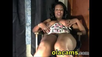 Milf Ebony Chubby Show Pink Pussy On Cam