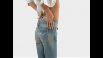 Blondie Doing Sexy Strip Xvid