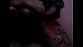 Punheta Gozando No Quarto