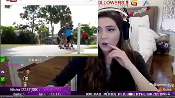 Streamer Accidently Shows Porn On Screen