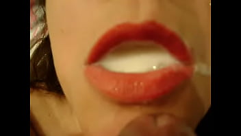 A La Tigresa Le Encanta La Leche