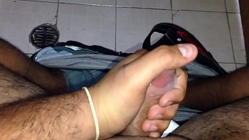 Jalándomela En La Escuela - paja, masturbacion, escuela, soloboy, joven - Video 5856141