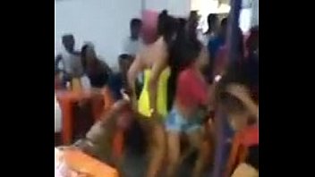 Festa Com Putas Do Bairro