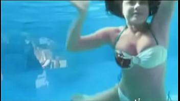 Natasha Karalova - Shows Ass In The Pool