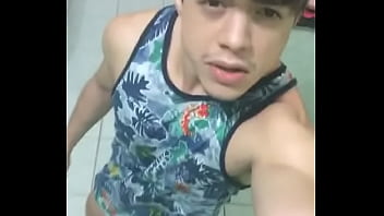 Frankly Tavares Batendo Uma