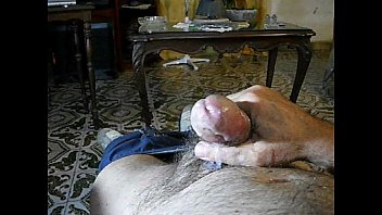 Curtindo No Sofá / Relaxing Masturbation On The Couch