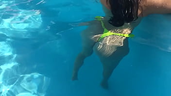 Esposa Gostosa Na Piscina