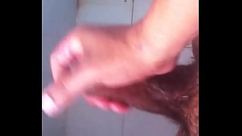 Batendo Uma Zinha No Chuveiro