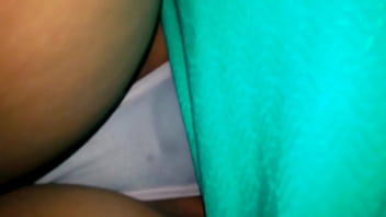 Bajo Falda De Mi Vecina