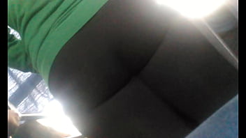 Pendeja De Calzas En El Bus