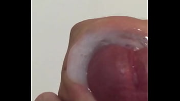 Batendo Uma Punheta Com Gozada No Final