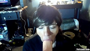 Melissa Loves To Suck And Swallow - 1to1cams.com