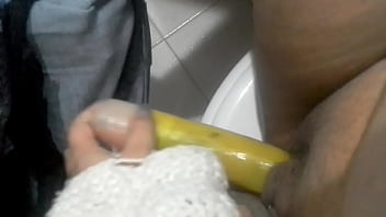 Masturbandome En El Baño - squirt, sextoy, masturbacion - Video 5850821