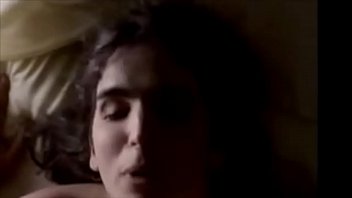 Malu Mader Levando Tapas Na Cara Na Cama