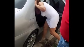 De Camisolinha Transparente Na Rua