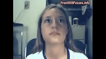 Webcam - Amateur Girl Strips