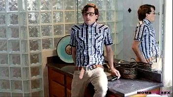 Mom, Gifting - Milf - 2025 - Amazing - Session - Video 5594002