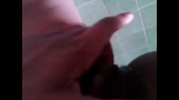 Sozinha No Banheiro- Milena