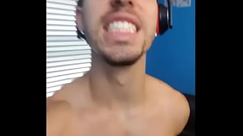 Gostoso Sarado Mostrando O Dote