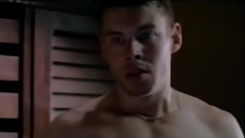 Cena De Filme Amigos Se Apaixonando Usa