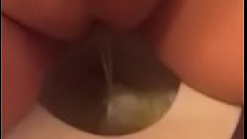 Isabella Holloway Peeing