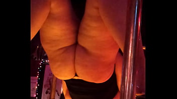 Thick Readhead Dancer With Amazing Booty