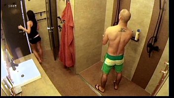 Vv5 Gergõ In The Shower