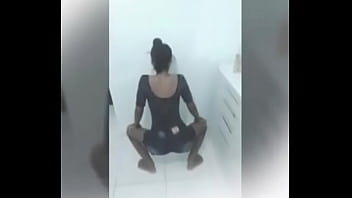Novinha Gostoza Dançando Funk