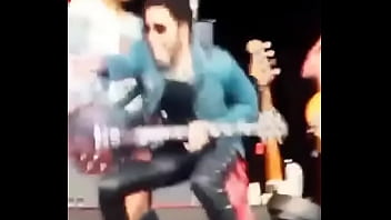 Lenny Kravitz Dick Out