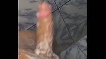 Frankly Tavares De Pau Duro No Banho