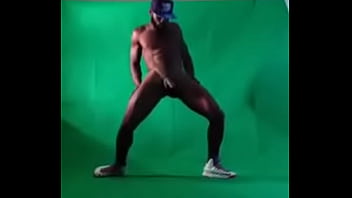 VID-20150713-WA0001 - Gay-negro-danca-dotado