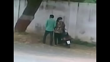 Daring Road Side Sex Short Clip
