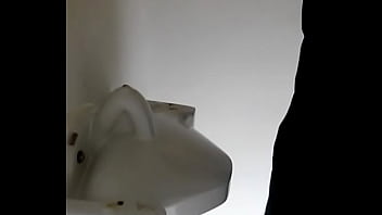 Espiando En El Baño - verga, trabajo, orinando, bano - Video 5680572