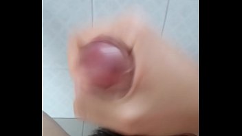 Haciéndome Una Paja Rápida Con Saliva En Mano.