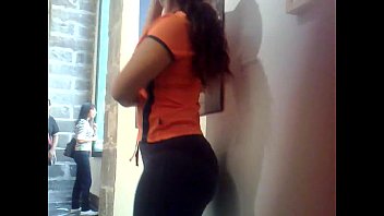 Candid Booty: Sexy Milf Spandex