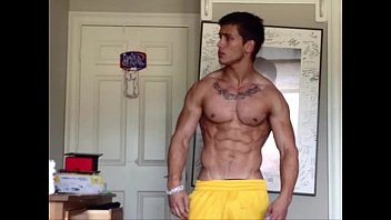 Sarado Se Exibindo E Batendo Umazinha Para Aliviar