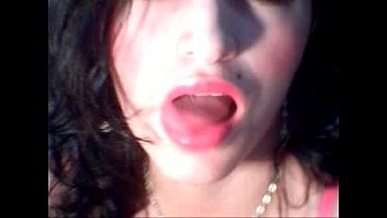 Brune Pulpeuse En Webcam Coquin