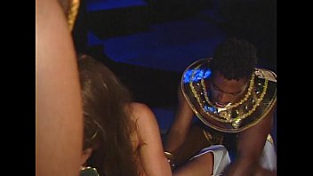 Metro - Freaknic - scene 3 - extract 1