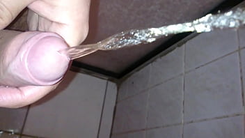 Eu Mijando No Banheiro Antes Do Banho