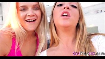 Girls who eat pussy 0245