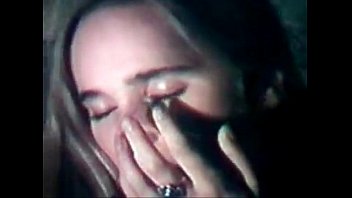 Una Rubia Muy Caliente Compartida Por Diferentes Amigos