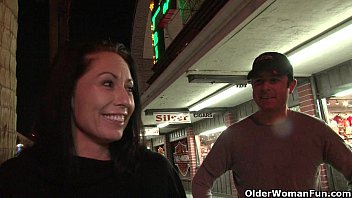 Vegas Milf Fucked In Hotel