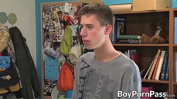 Hot Twink Couple Have A Quckie Sex On The Bed