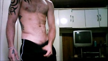 O Enorme Pau Do Tatuado Novinho