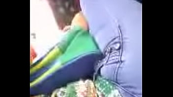 Culazo Esperando El Bus