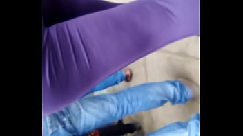 Culona En Licra Morada 2